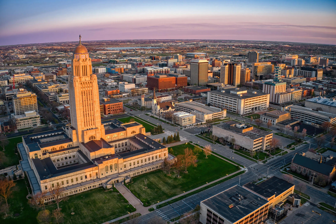 Noah Jigsaw Puzzle Downtown Lincoln, Nebraska at Twilight 2000 pieces