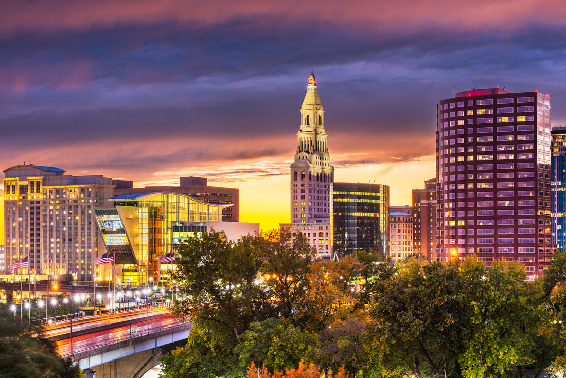 Noah Jigsaw Puzzle Connecticut State Capitol in Hartford, Connecticut, USA at dusk 2000 pieces
