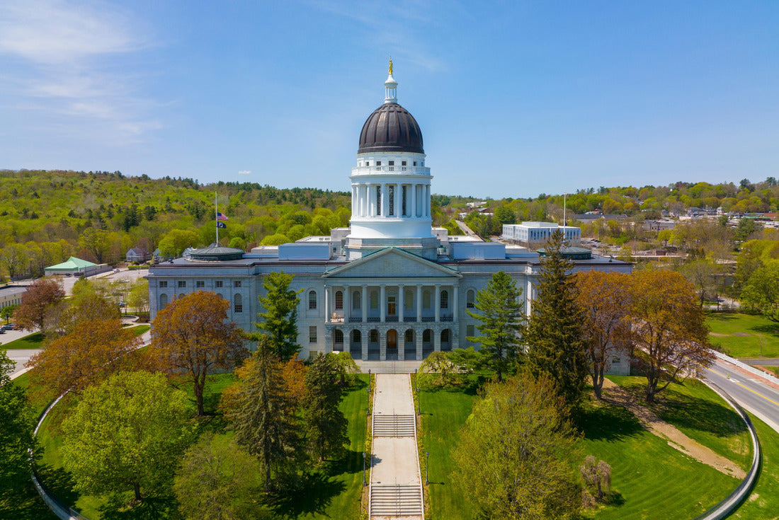 Noah Jigsaw Puzzle Maine State House is the capitol building of Maine in historic downtown of Augusta, Maine ME, USA 2000 pieces