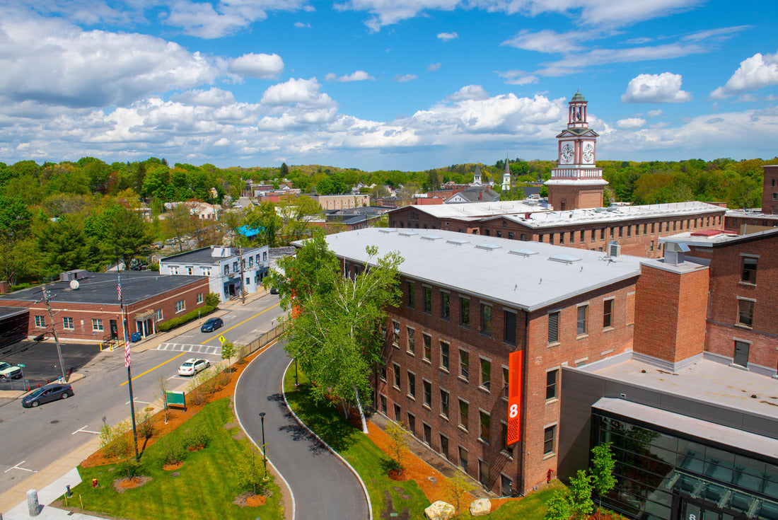 Noah Jigsaw Puzzle A rock breakwater holds back Lake Michigan, with the business district of Milwaukee, Wisconsin sitting behind it 2000 pieces