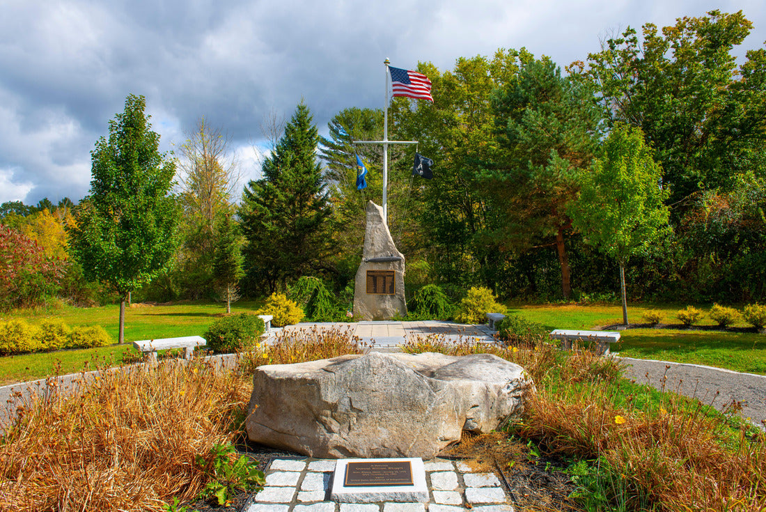 Noah Jigsaw Puzzle Memorial of General William Whipple, a signer of United States Declaration of Independence, in town of Kittery, Maine ME 2000 pieces