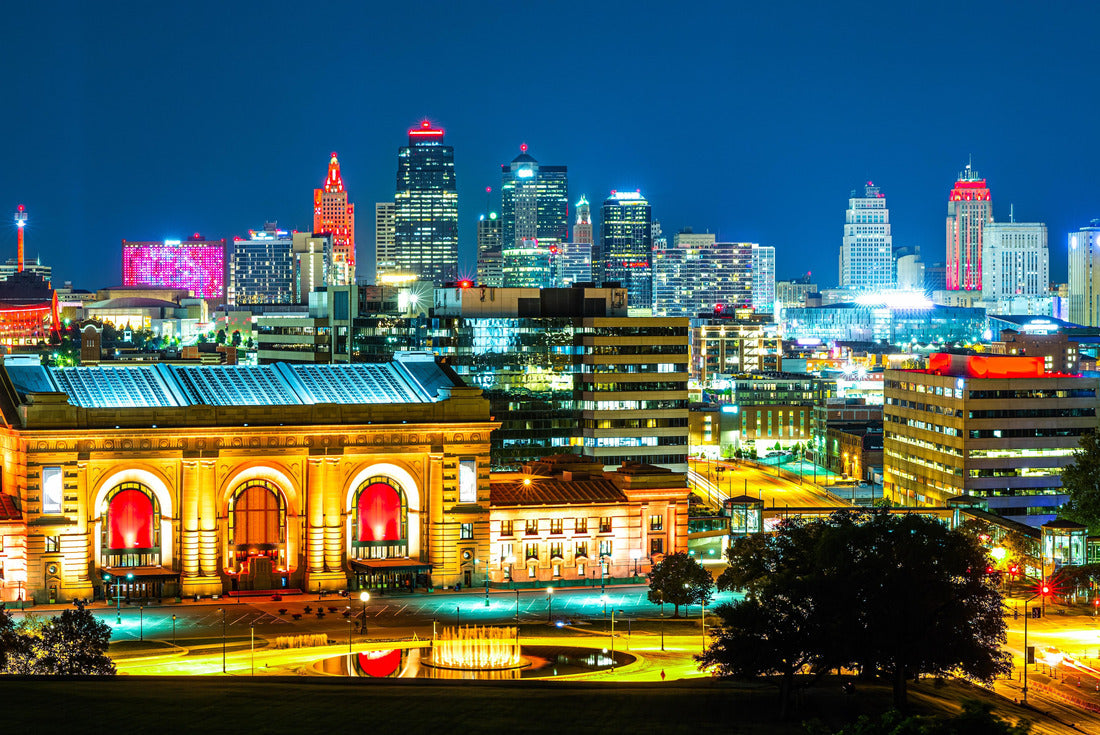 Noah Jigsaw Puzzle Kansas City skyline by night, viewed from Liberty Memorial Park, near Union Station. Kansas City is the largest city in Missouri 2000 pieces
