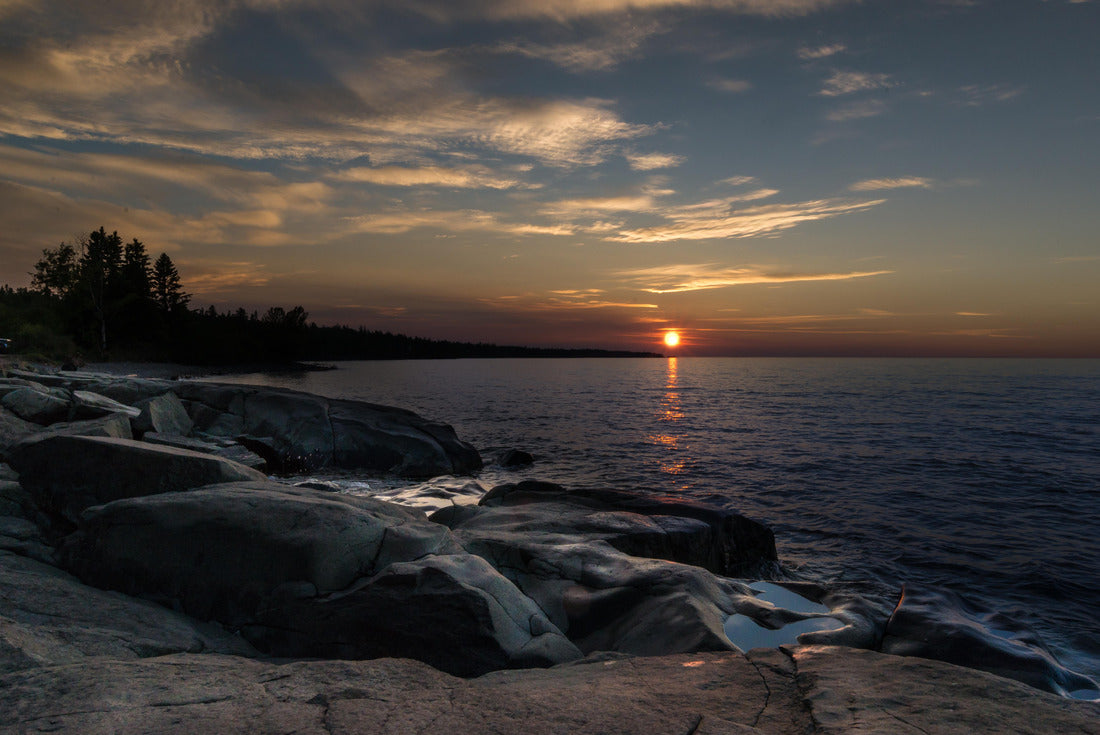 Sunrise on Lake Superior in northern Minnesota 2000pc Puzzle