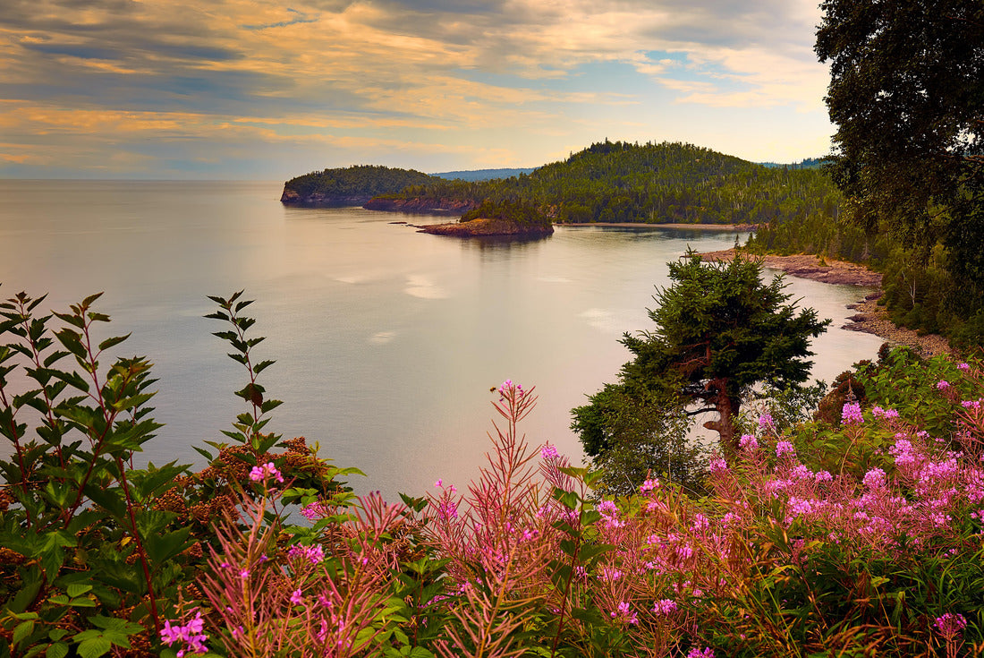 Noah Jigsaw Puzzle Split Rock Lake Superior Two Harbors Minnesota 2000 pieces