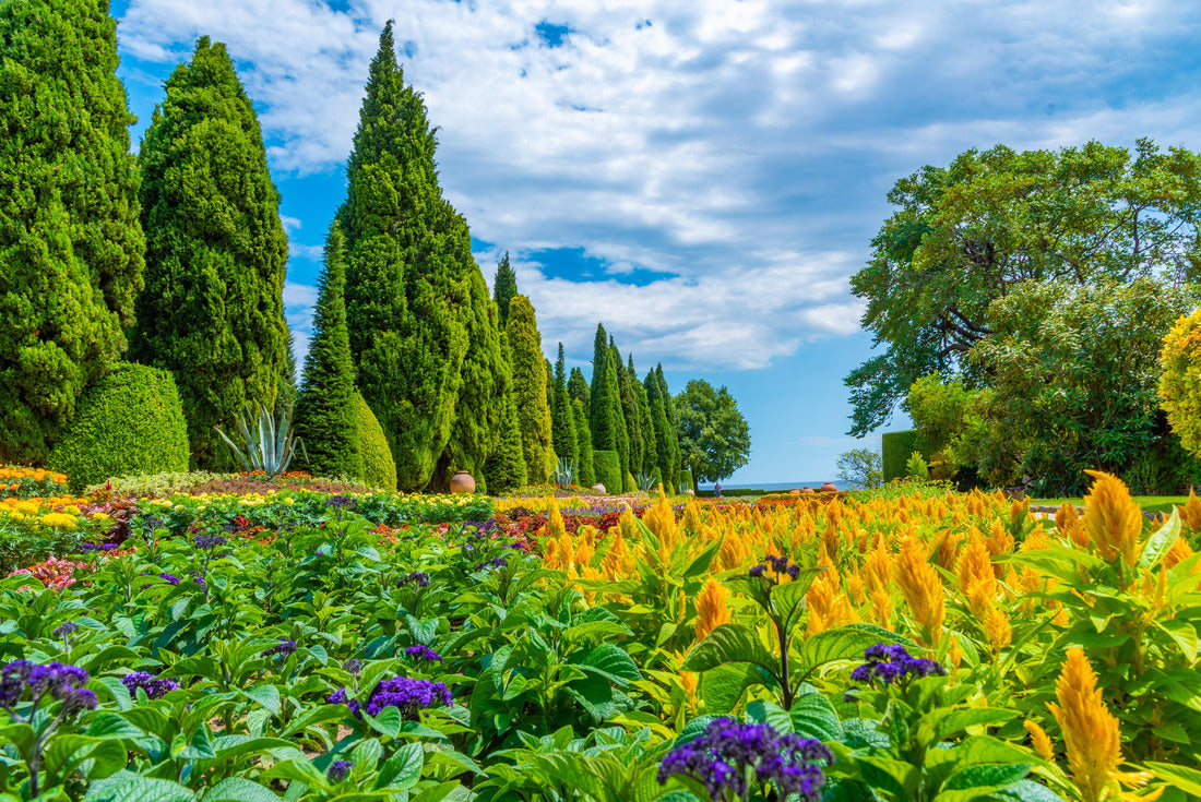 Botanical garden of Balchik palace in Bulgaria 2000pc Puzzle