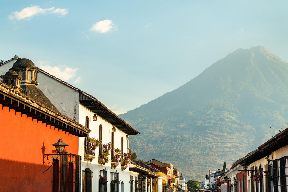 Noah Jigsaw Puzzle Volcan de Agua as seen from Antigua Guatemala 2000 pieces