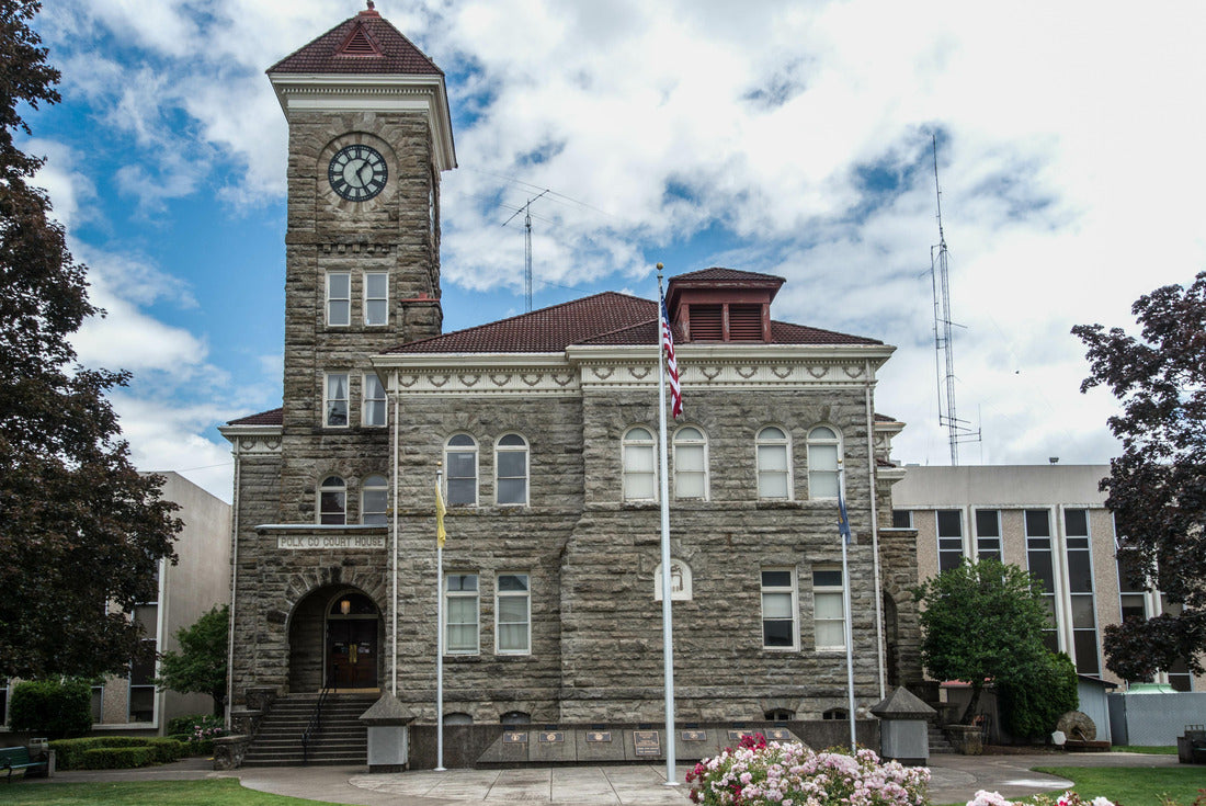 The Polk County Courthouse in Dallas, Oregon 2000pc Puzzle