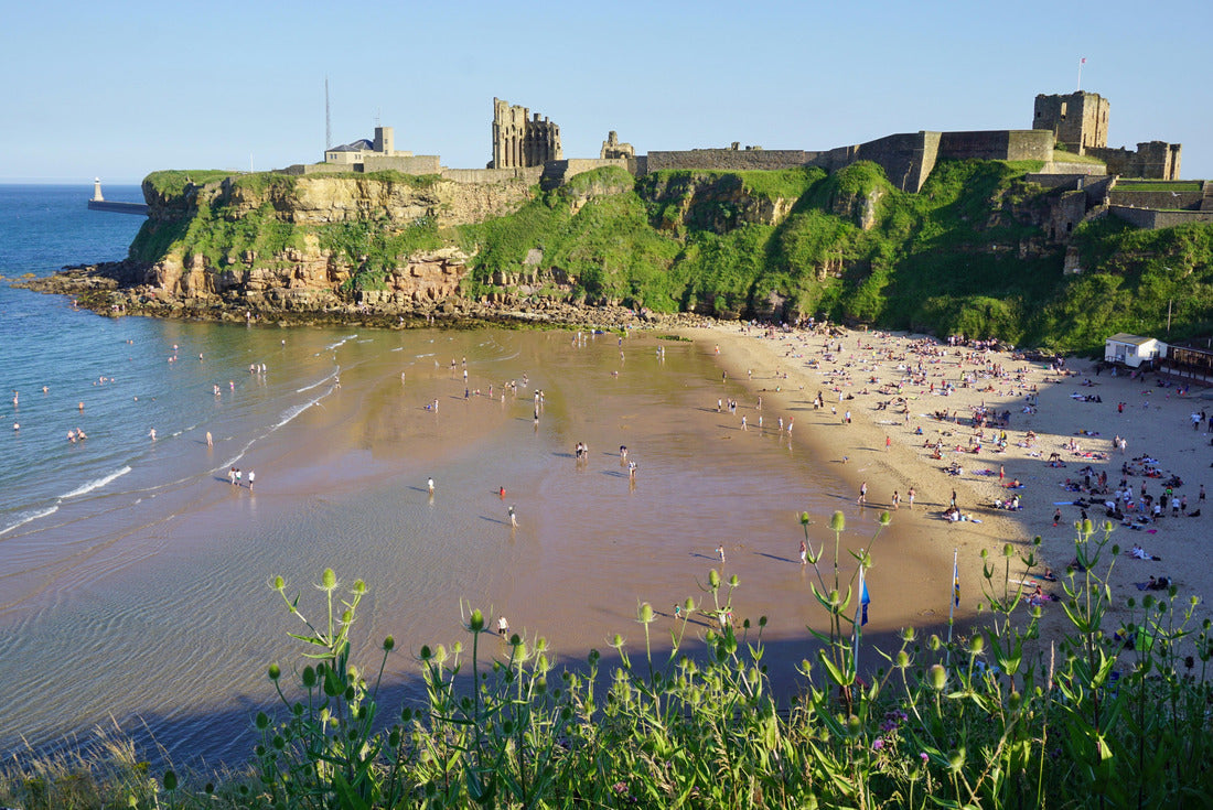 Beach and priory ruins in Tynemouth, England 2000pc Puzzle
