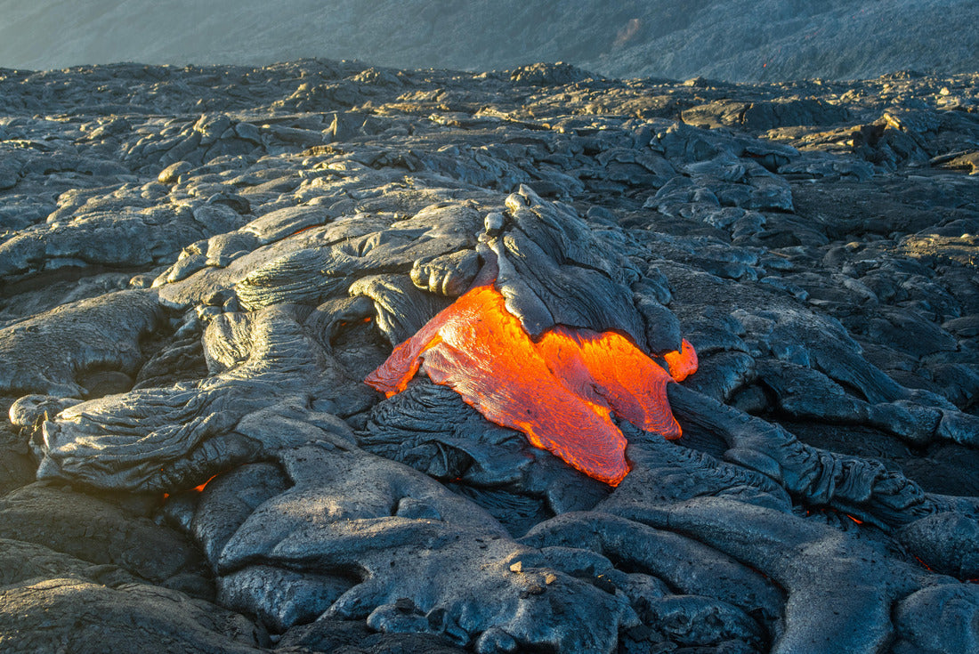 Noah Jigsaw Puzzle Lava Breakout Hawaii Volcanoes National Park 2000 pieces