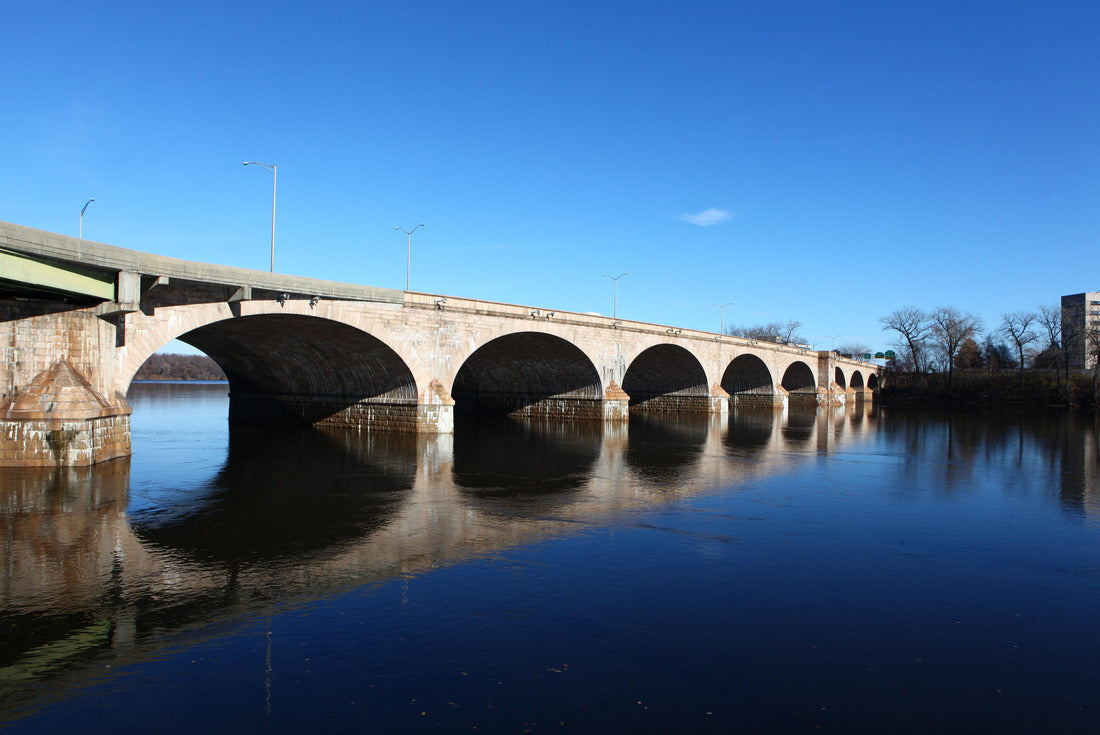 The Bulkeley Bridge in Hartford, Connecticut 2000pc Puzzle