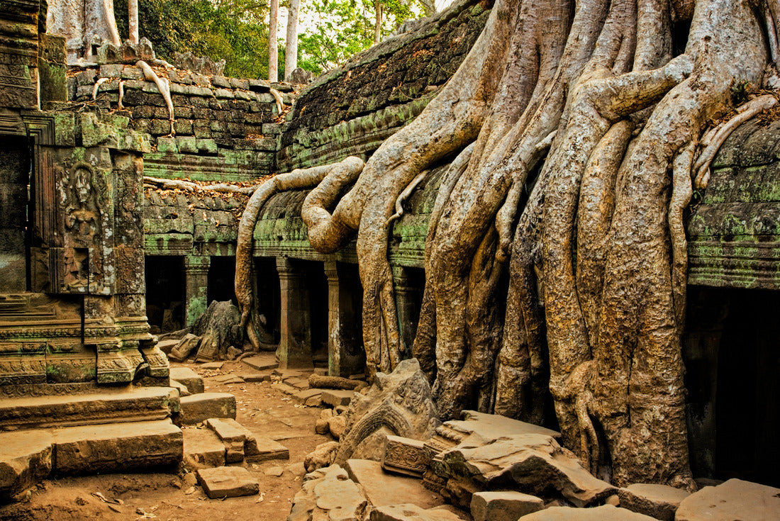 The ancient ruins of Angkor Wat in Cambodia 2000pc Puzzle