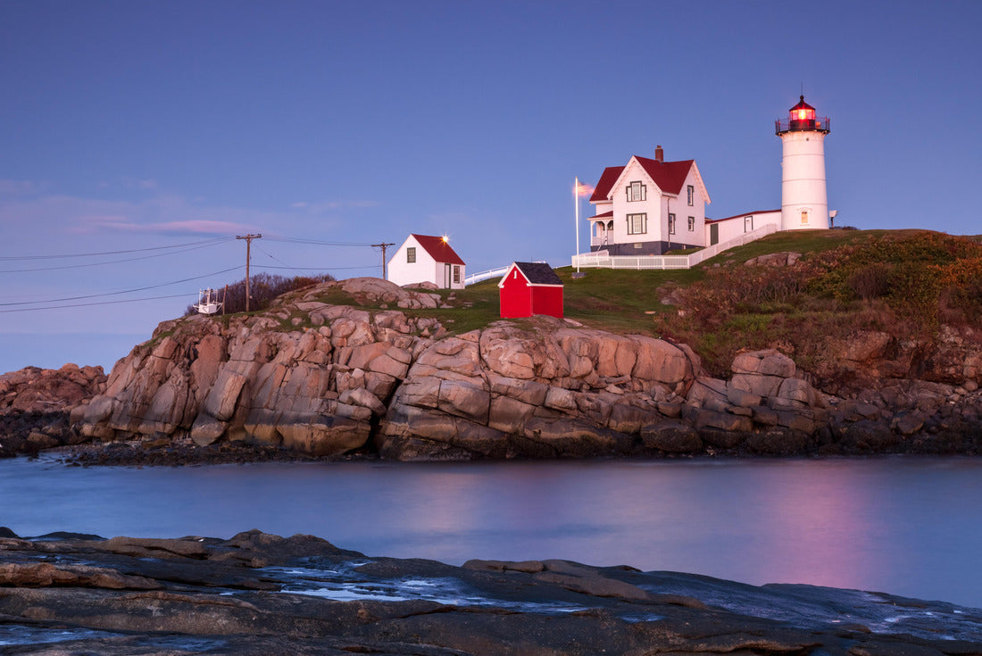 Nubble lighthouse, Cape Neddick, Maine, USA 2000pc Puzzle