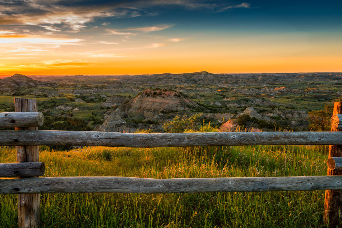 Sunset over North Dakota Badlands landscape 2000pc Puzzle