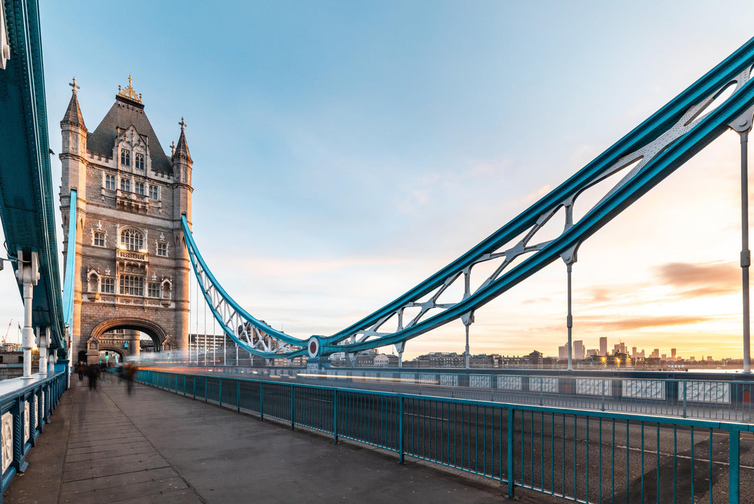 Beautiful Tower bridge in London at sunrise 2000pc Puzzle