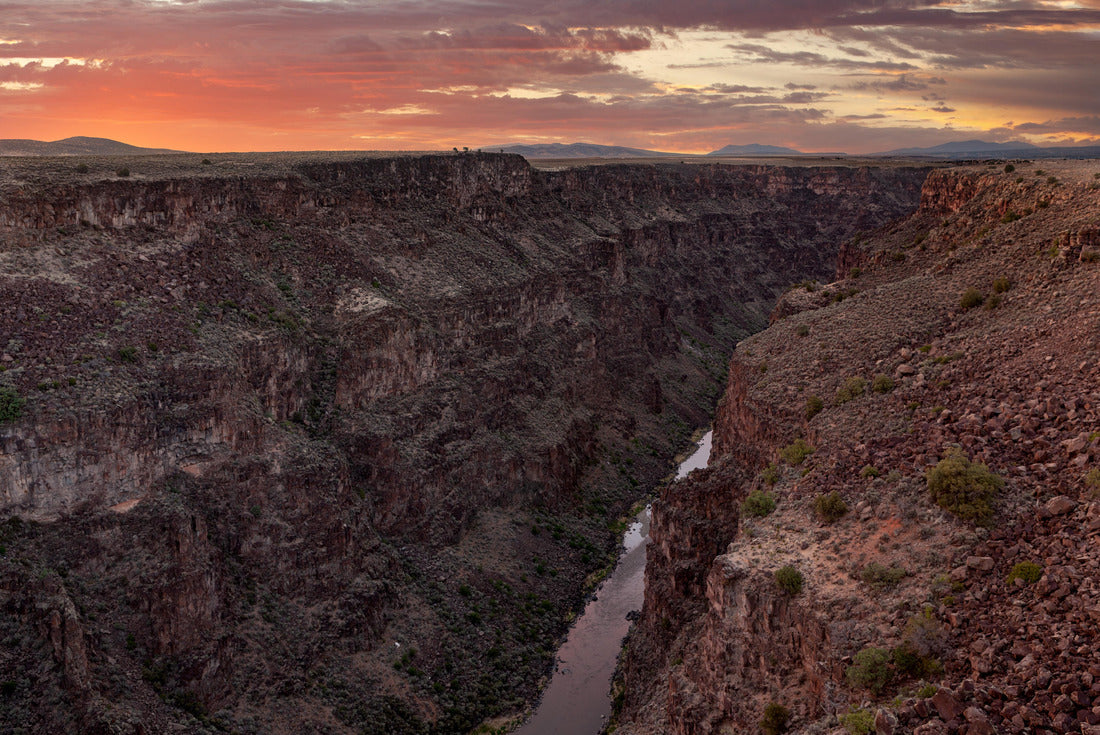 Rio Grande Gorge in Taos County, New Mexico 2000pc Puzzle