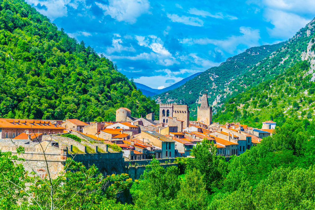 Villefranche de Conflent village in France 2000pc Puzzle