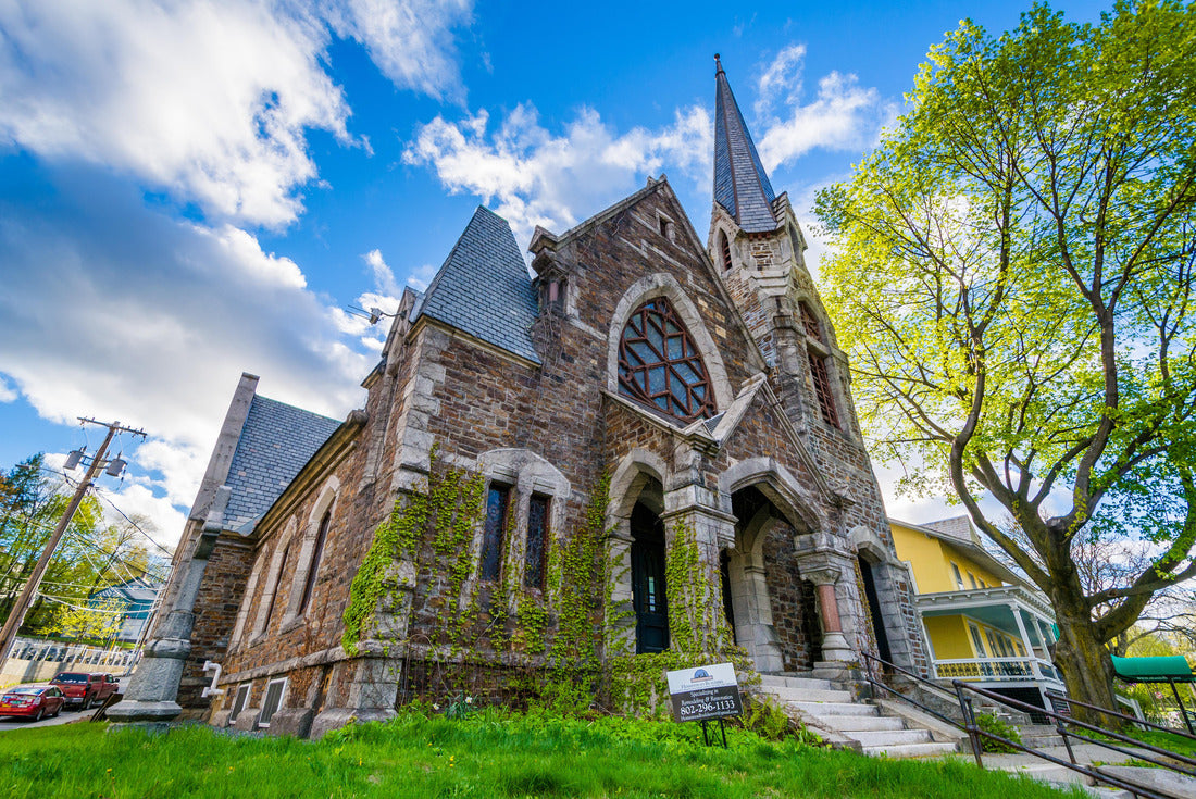 A historic church in Brattleboro, Vermont 2000pc Puzzle
