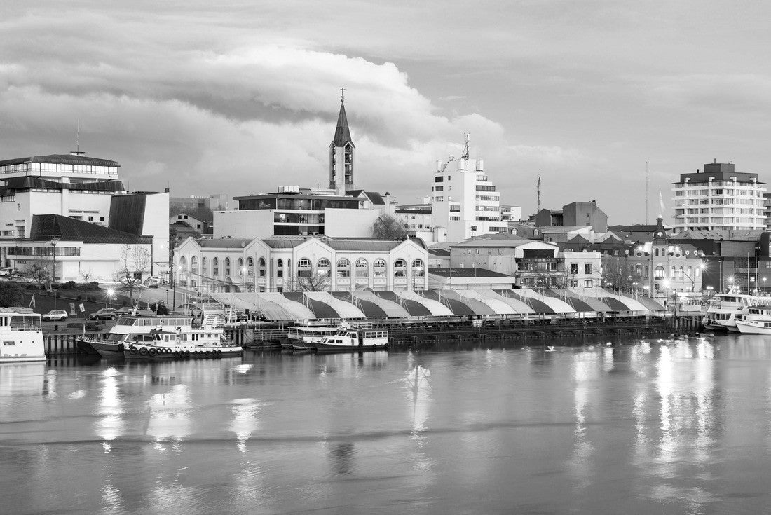 The city of Valdivia at the shore of Calle-Calle river, Region de Los Rios, Chile 2000pc PuzzleBlack and White