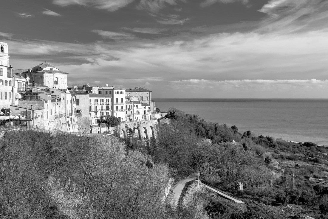 Vasto, Chieti district, Abruzzo, Italy, view of the village on the Adriatic coast 2000pc PuzzleBlack and White