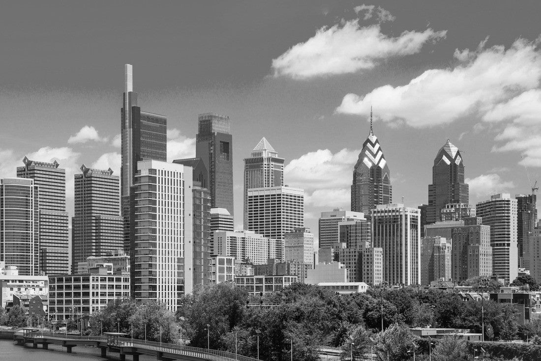 Philadelphia downtown skyline with blue sky and white cloud 2000pc PuzzleBlack and White