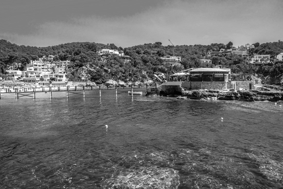 Playa de Camp de Mar, Es Camp de Mar, Mallorca, Spain 2000pc PuzzleBlack and White