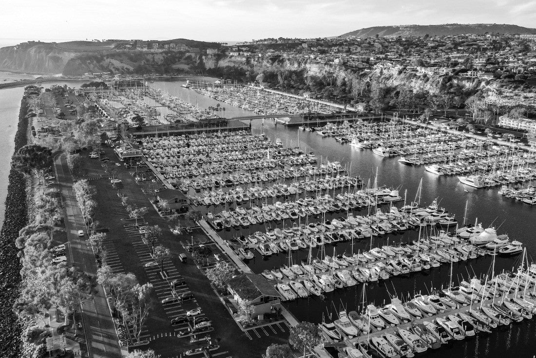 Sunset at Dana Point Harbor in Orange County California 2000pc PuzzleBlack and White