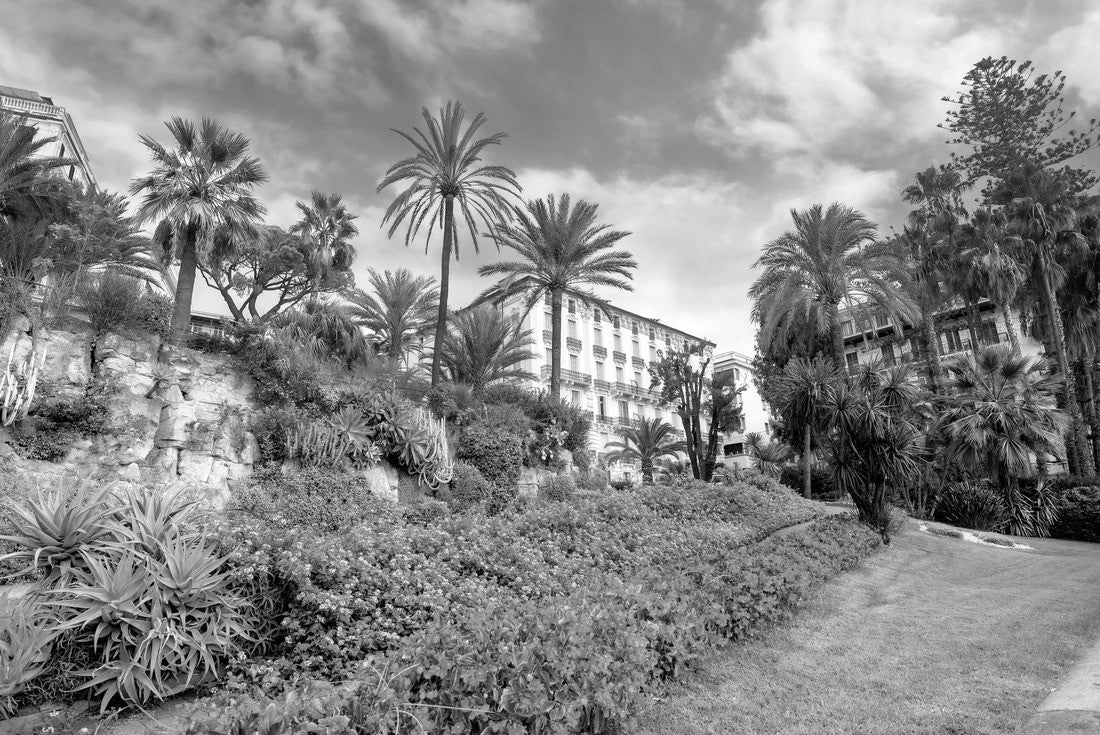Street photo with colorful flowers Lawn of the coastal road in San Remo. Liguria, Italy 2000pc PuzzleBlack and White