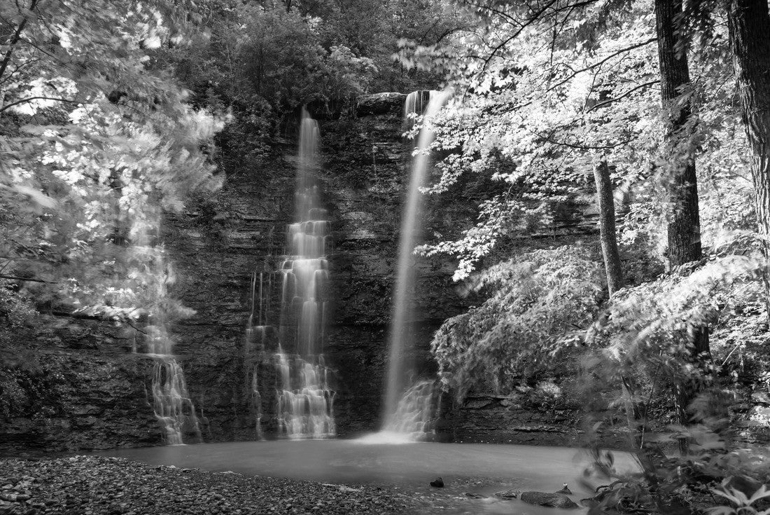 Triple Falls near Camp Orr on the Buffalo River 2000pc PuzzleBlack and White