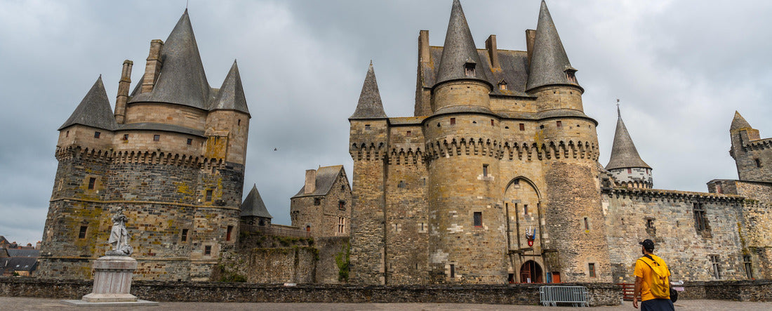 Castle of Vitre, Brittany, France 2000pc Panoramic Puzzle