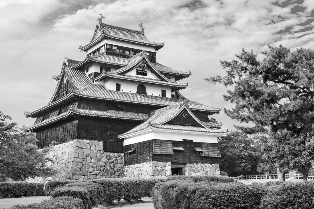 Matsue, Japan at Matsue Castle 2000pc PuzzleBlack and White