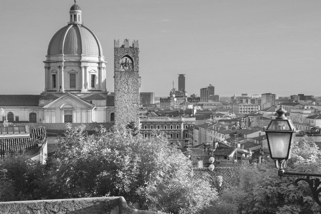 Noah Jigsaw Puzzle Brescia - Duomo Cupola over the city in evening light in black white 2000 pieces