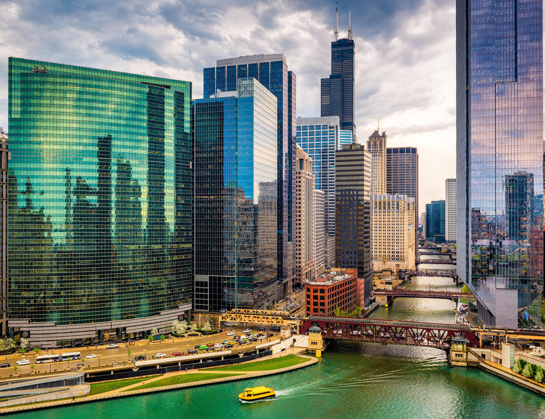 Noah Jigsaw Puzzle Chicago, Illinois, USA Cityscape over the river at dusk 1000 Pieces