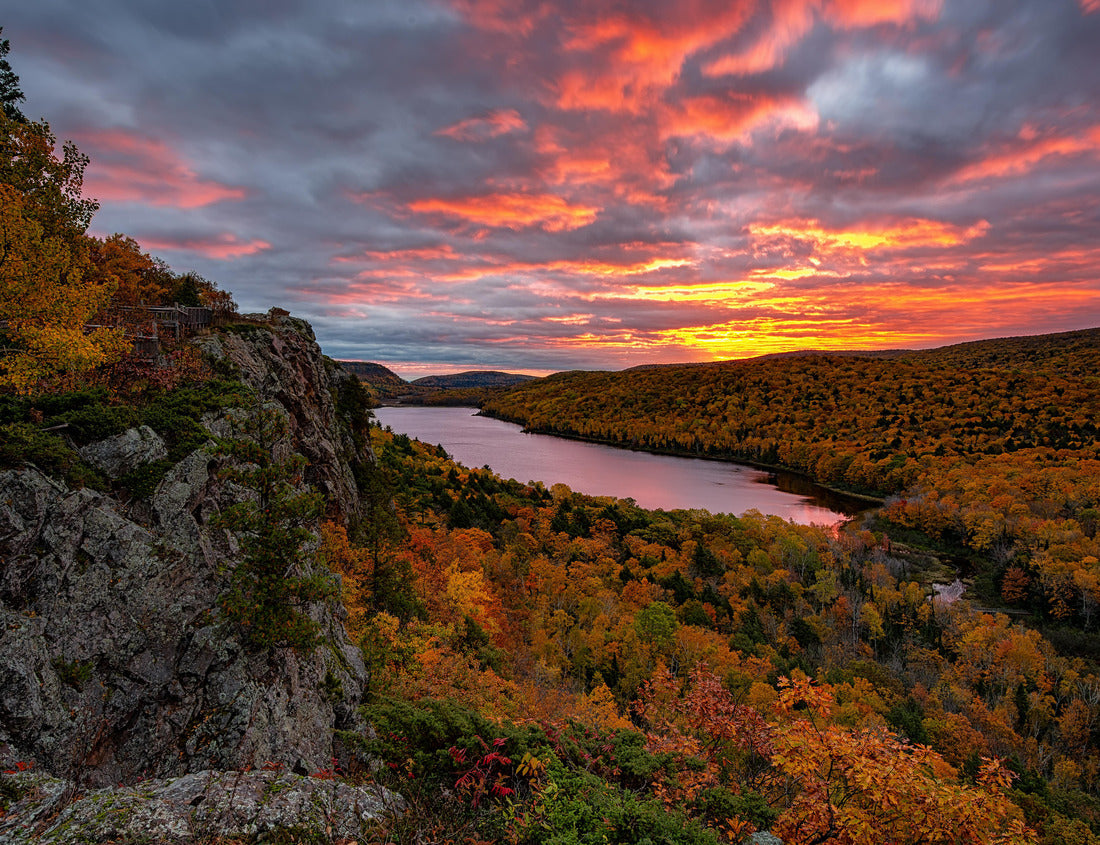 Noah Jigsaw Puzzle A fiery sunrise over Lake Cloud, Porcupine Mountains Sate Park. Michigan's top peninsula 1000 Pieces