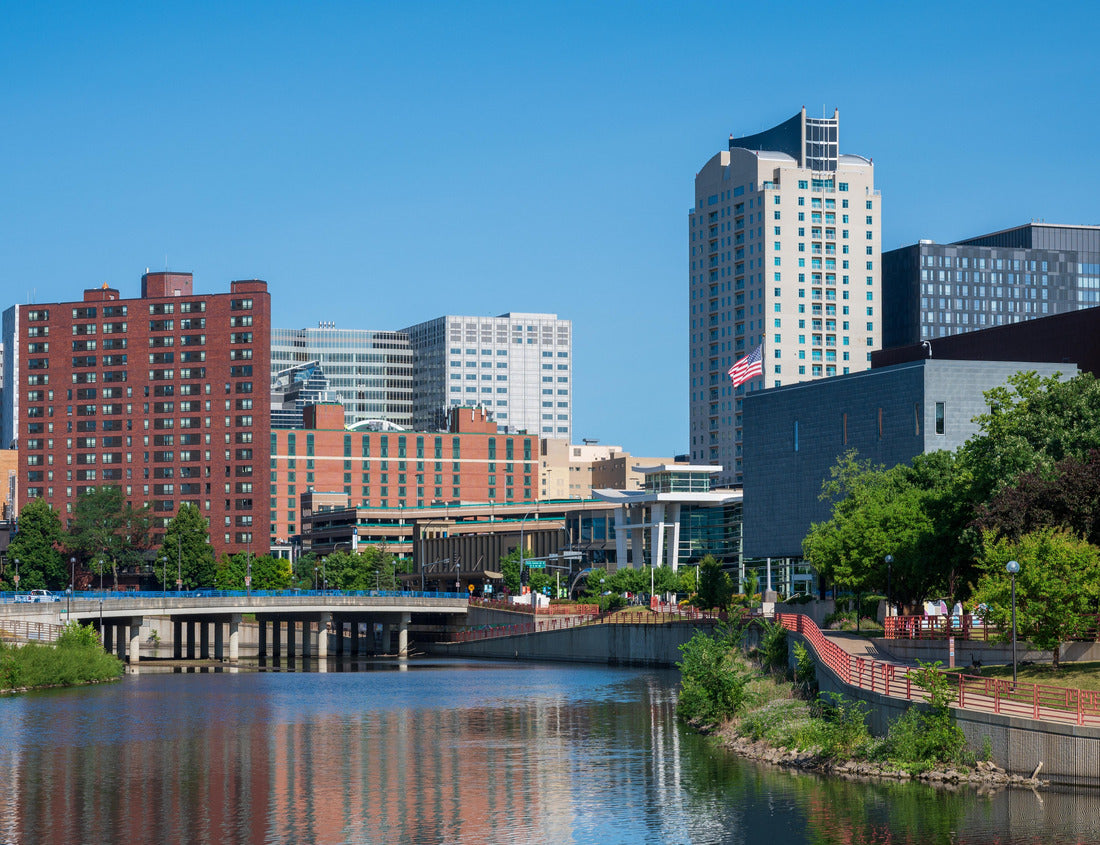 Zumbro River and Cityscape in Downtown Rochester, Minnesota 1000pc Puzzle