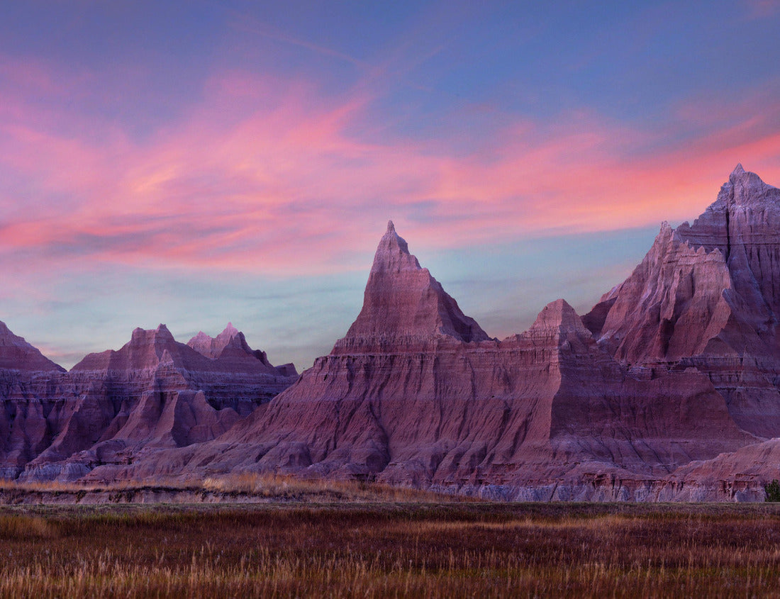Noah Jigsaw Puzzle Panarama of the mountains of Badlands National Park, South Dakota during a beautiful pink sunset 1000 Pieces