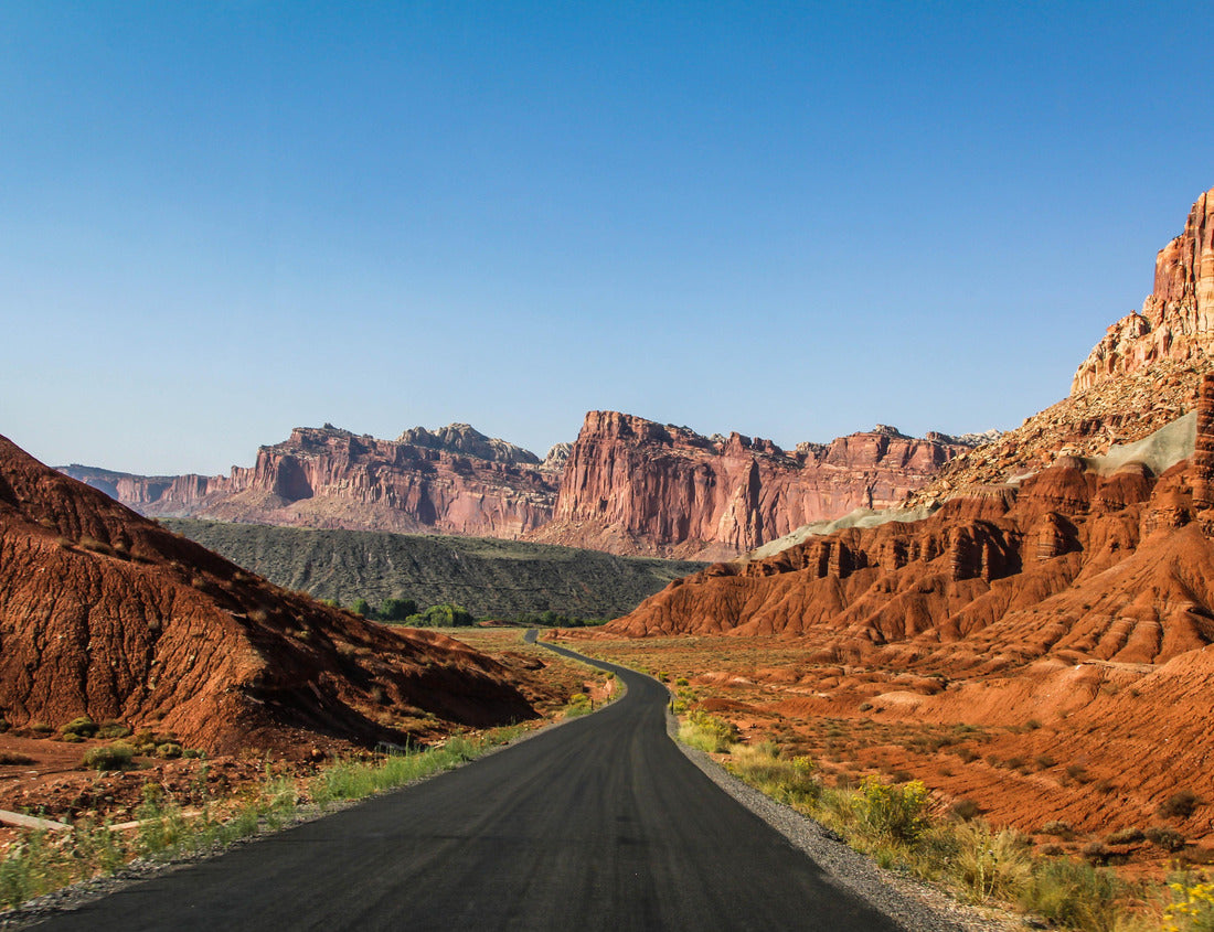 Noah Jigsaw Puzzle A road through Capitol Reef National Park / Capitol Reef Road / A road cuts through the mountains at Capitol Reef National Park, Utah 1000 Pieces