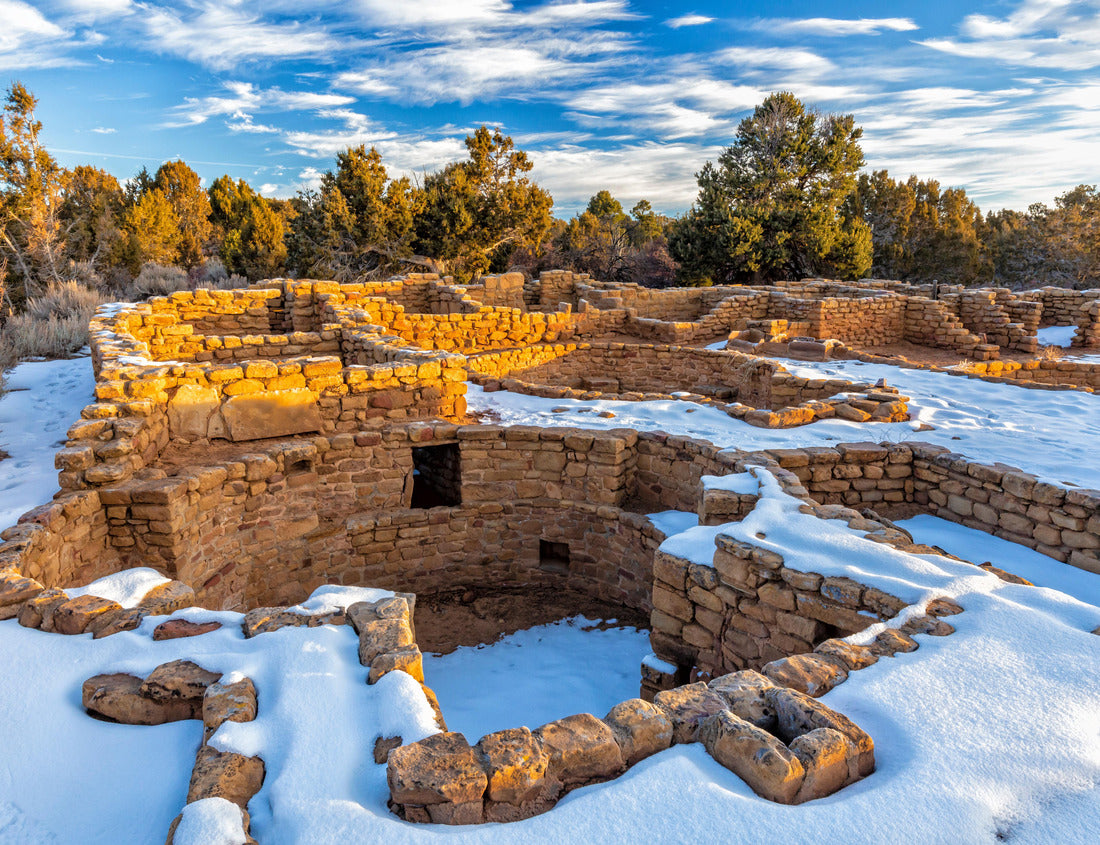Noah Jigsaw Puzzle Snow surrounds the remains of mesa top Coyote Village on Chapin Mesa in Mesa Verde National Park, Colorado 1000 Pieces