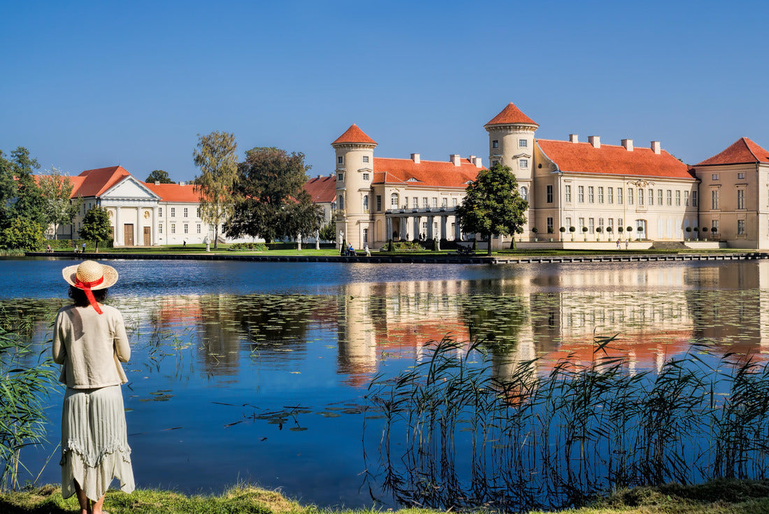 Young woman looks on Rheinsberg Castle, Germany 2000pc Puzzle