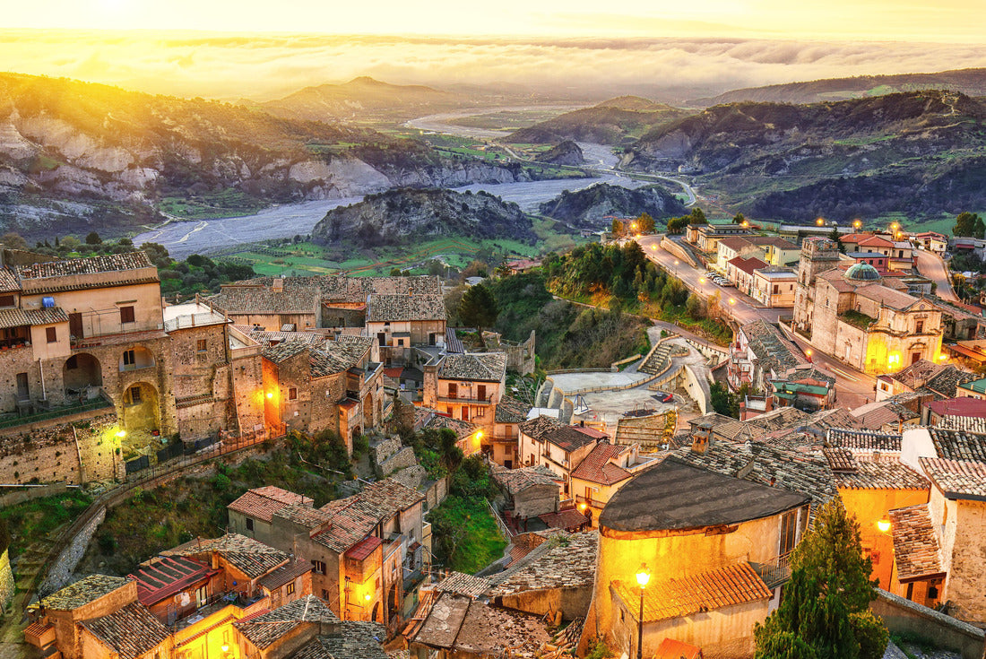 Sunrise over old famous medieval village Stilo in Calabria. View on city and valley. Southern Italy 2000pc Puzzle