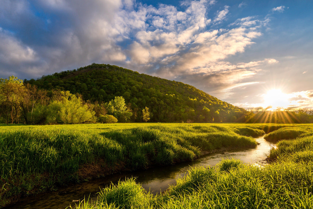 Stream flowing through the valley in Minnesota 2000pc Puzzle