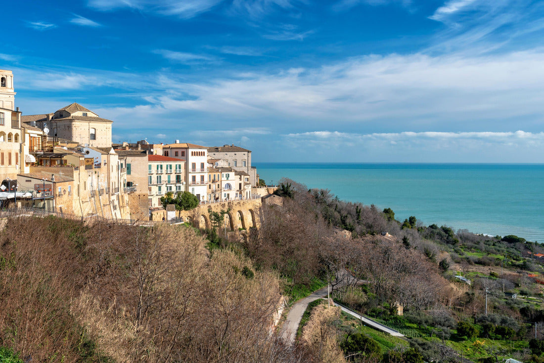 Vasto, Chieti district, Abruzzo, Italy, view of the village on the Adriatic coast 2000pc Puzzle