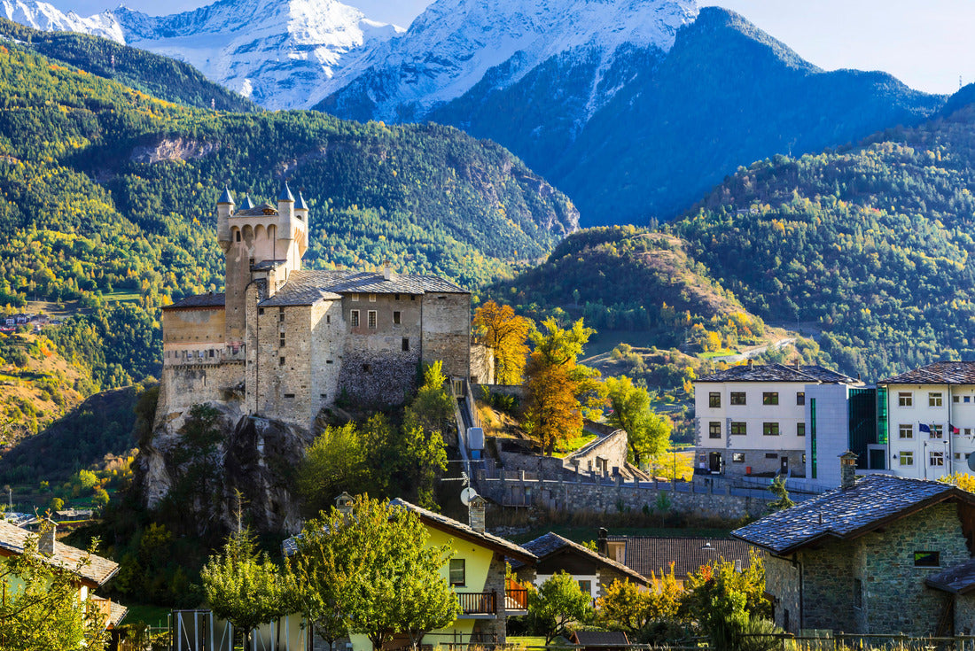 Impressive Alpine landscape, beautiful castle in Valle d'Aosta, northern Italy 2000pc Puzzle