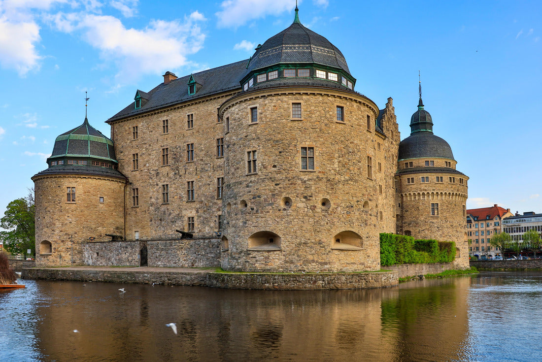 Sweden Örebro view of the castle and the city on a sunny spring day 2000pc Puzzle