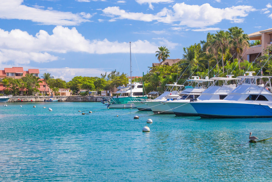 Harbor / marina in Puerto Aventuras with boats on a sunny day. The beautiful and popular coastal city in Riviera Maya, Mexico 2000pc Puzzle