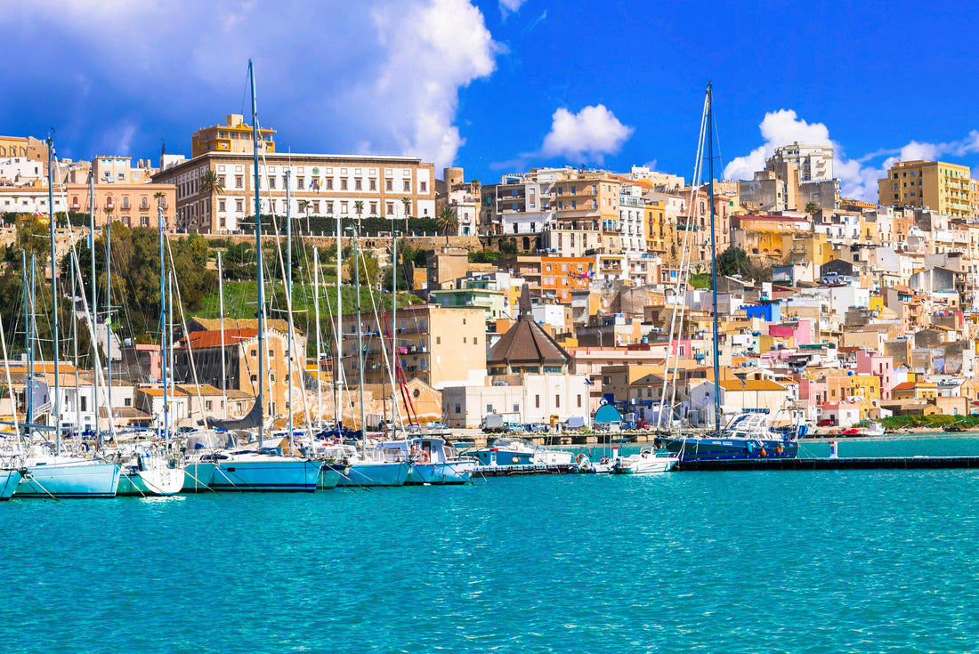 Sicily - beautiful coastal town of Sciacca in the south of the island. Italy 2000pc Puzzle