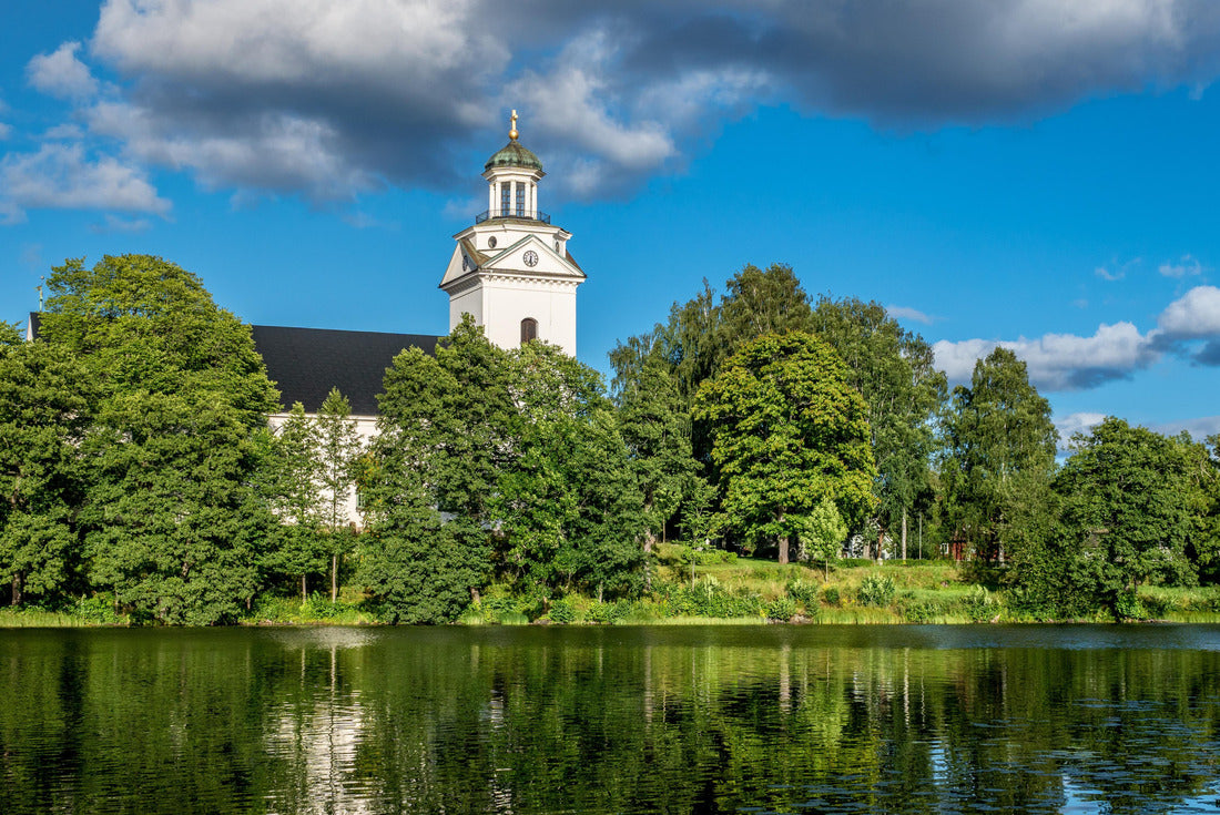 Beautiful white church in Fagersta, Sweden 2000pc Puzzle