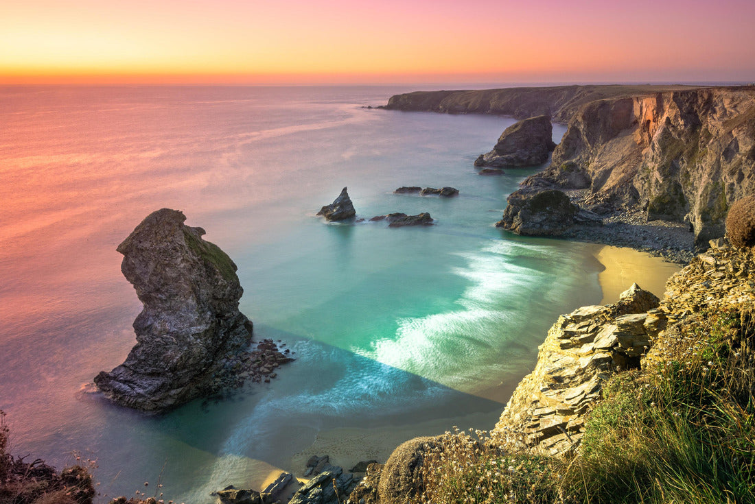 Sunset at Bedruthan Steps. Carnewas and Bedruthan Steps is a stretch of coastline located on the north Cornish coast between Padstow and Newquay, in Cornwall, England, United Kingdom 2000pc Puzzle
