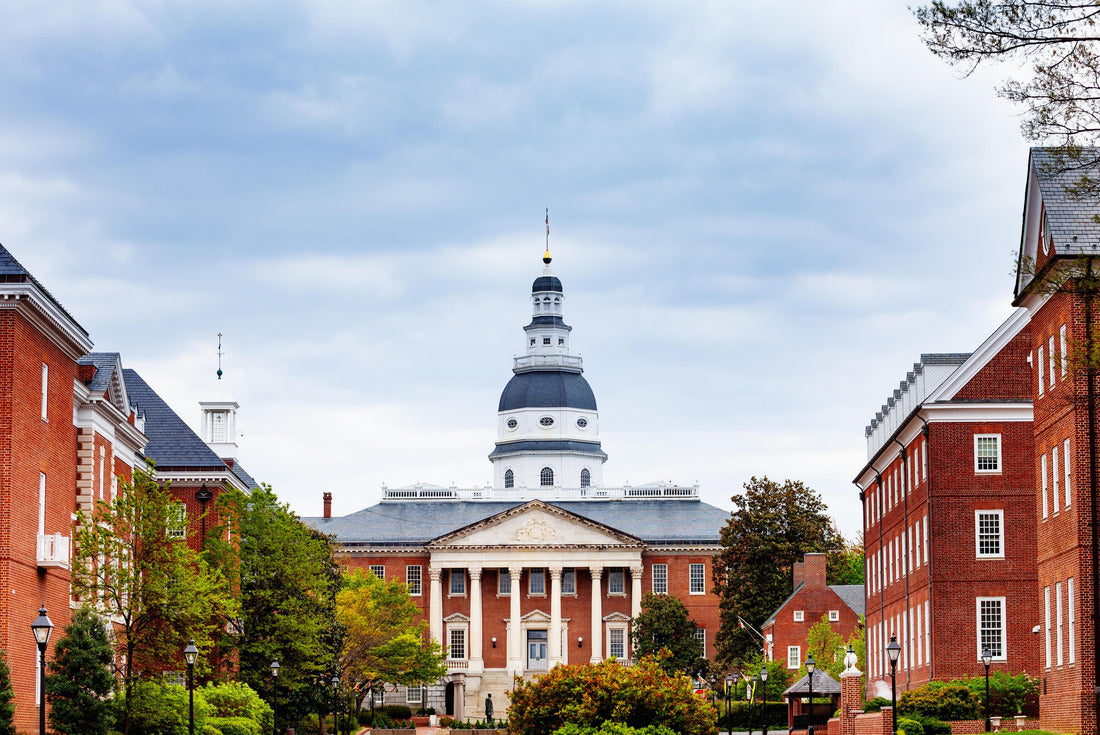 Bladen Street above the Maryland State House main building and the site of many historic events, was erected in 1779 in Annapolis MA, USA 2000pc Puzzle