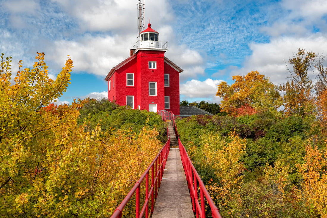 Marquette Harbor Lighthouse. A sunny fall day in upper Michigan 2000pc Puzzle