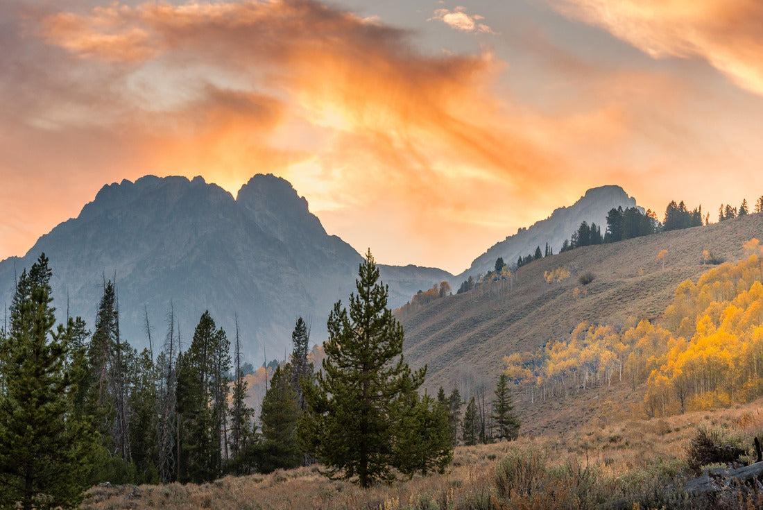 the Sawthooth Mountains of Idaho in the fall at dusk 2000pc Puzzle